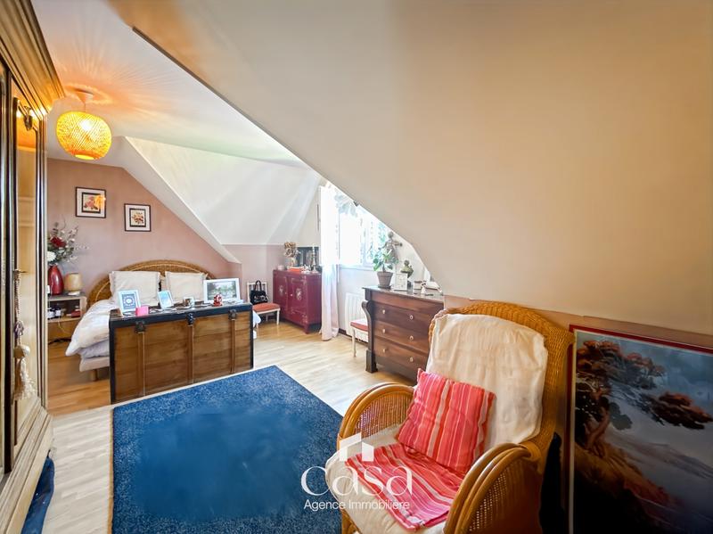 Maison - 137 m² - 6 pièces