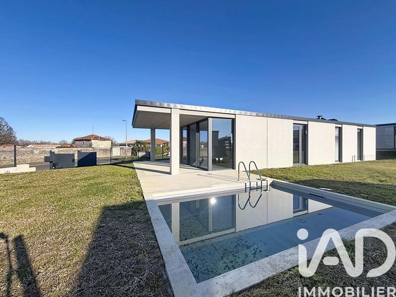 Maison - 104 m² - 5 pièces