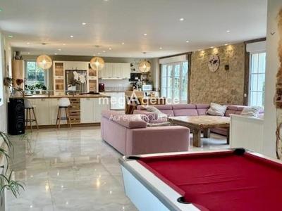 Corps de ferme - 360 m² - 8 pièces