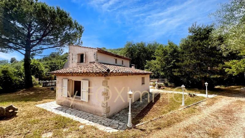 Villa - 201 m² - 6 pièces