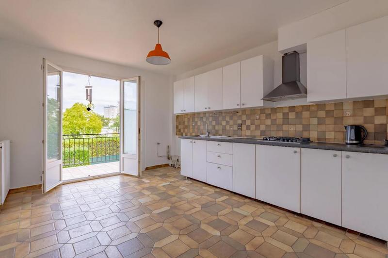 Maison - 280 m² - 10 pièces