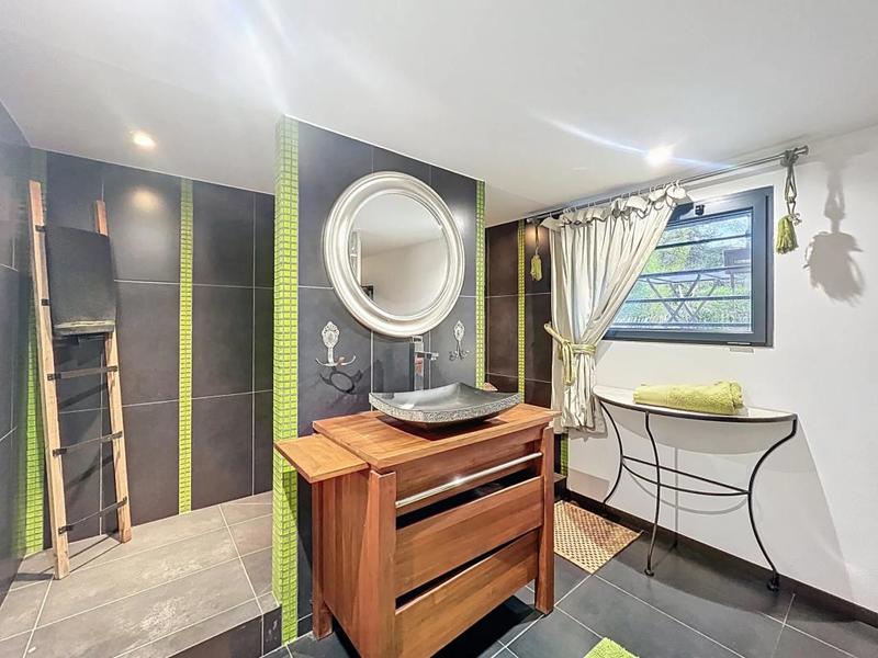 Maison - 186 m² - 7 pièces