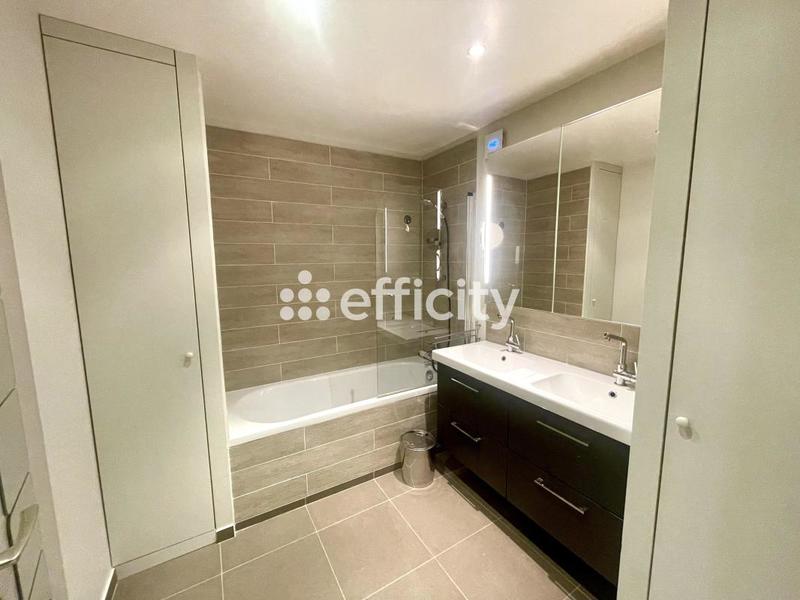 Appartement - 118 m² - 6 pièces