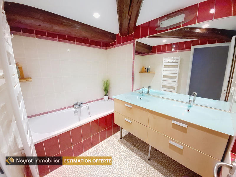 Maison - 104 m² - 4 pièces