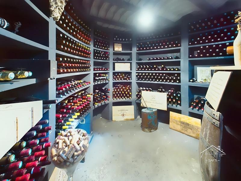 Maison - 224 m² - 8 pièces