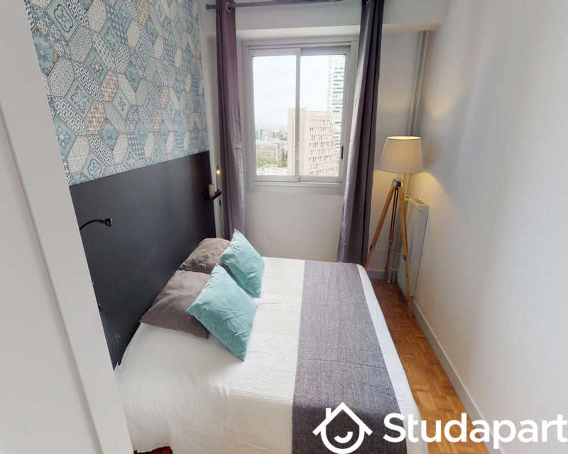 Chambre - 100 m² - 1 pièce