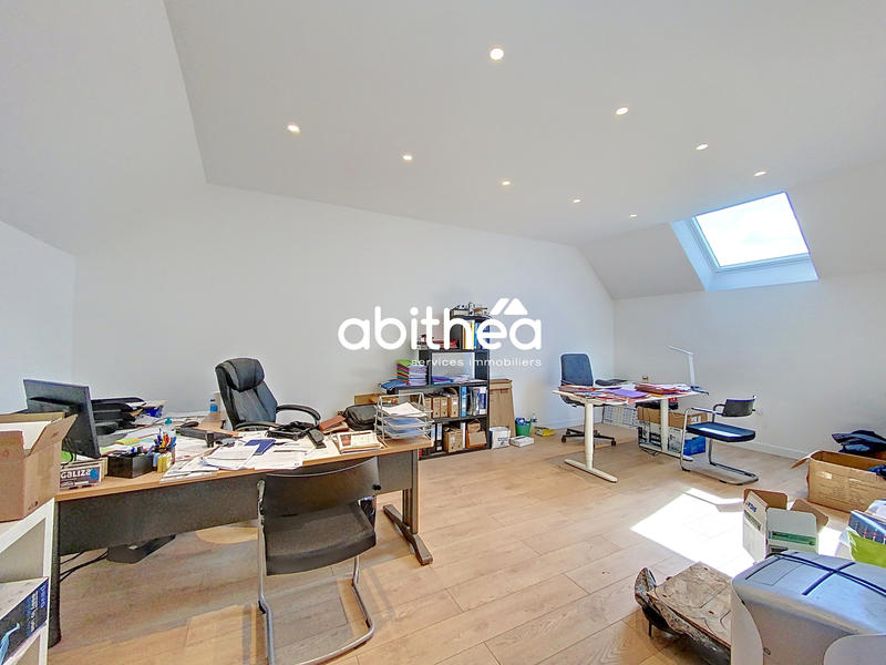 Maison - 335 m² - 6 pièces