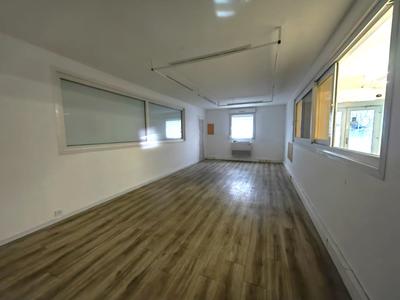 Bureau - 69 m² - 2 pièces