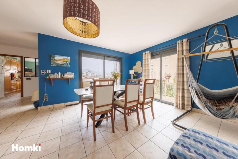 Maison - 200 m² - 6 pièces