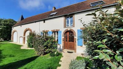 Maison ancienne - 205 m² - 10 pièces