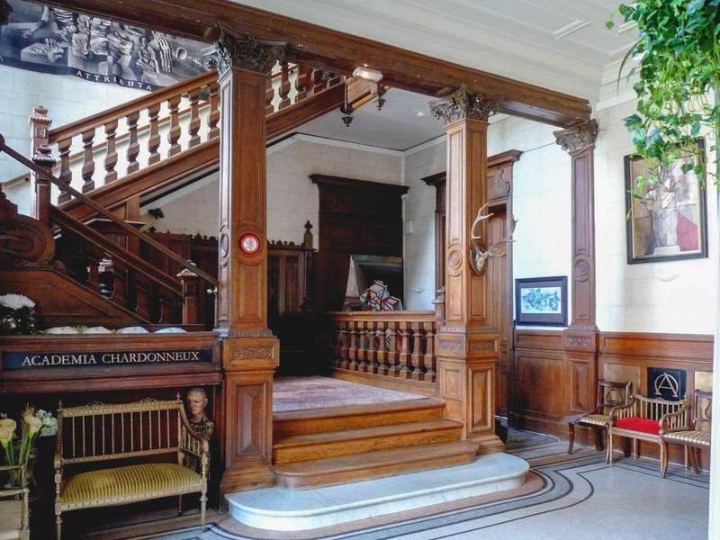 Manoir - 2 000 m² - 40 pièces