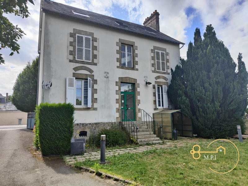 Maison - 158 m² - 10 pièces