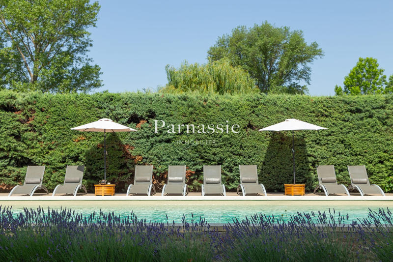 Villa - 240 m² - 6 pièces