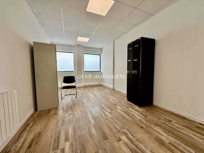 Entrepôt - 1 223 m²