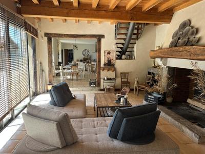 Propriété - 228 m² - 7 pièces