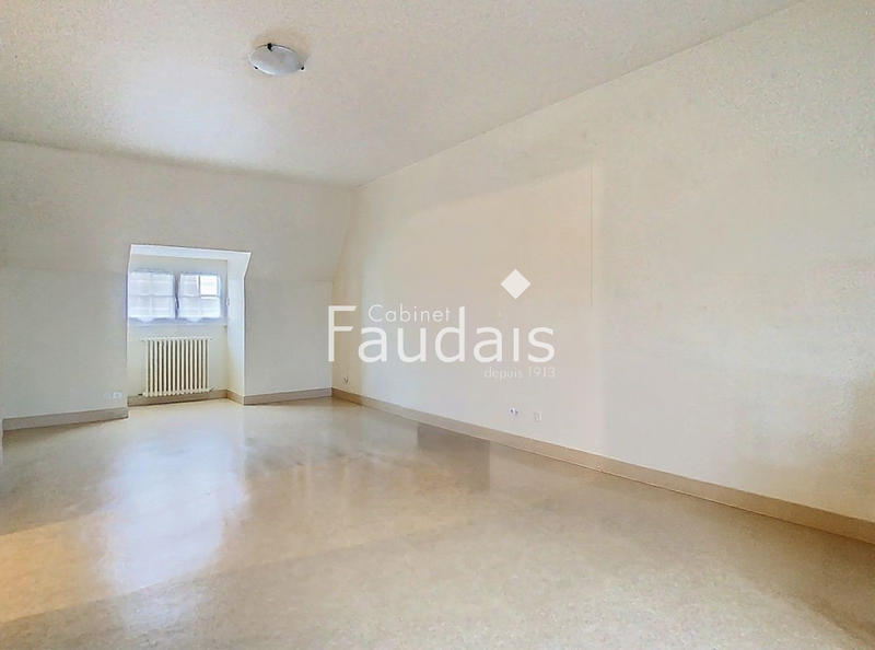 Maison - 180 m² - 8 pièces