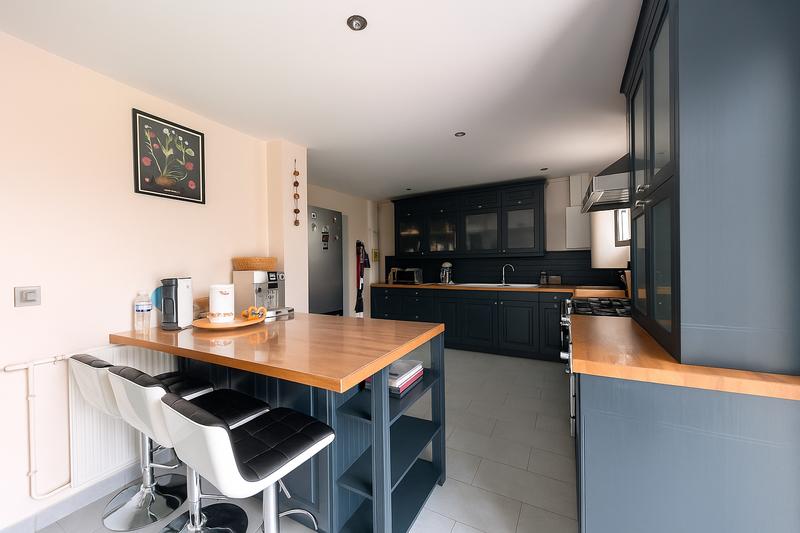 Maison - 166 m² - 7 pièces