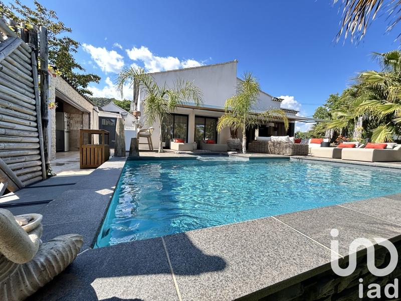 Maison - 200 m² - 6 pièces