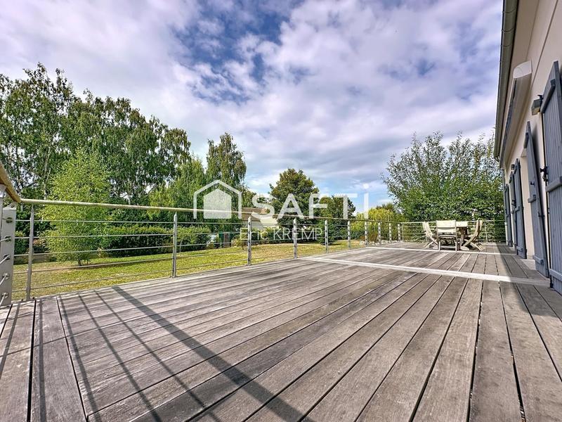 Maison - 230 m² - 7 pièces