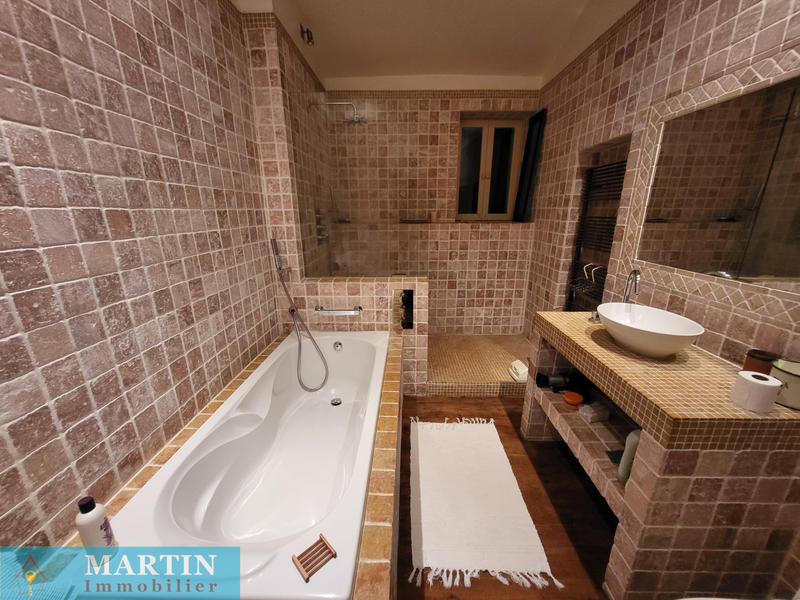 Mas - 280 m² - 11 pièces