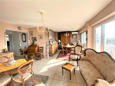 Appartement - 81 m² - 3 pièces