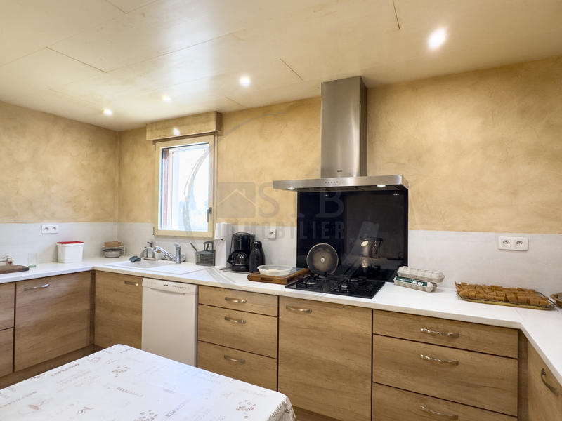 Maison - 110 m² - 6 pièces