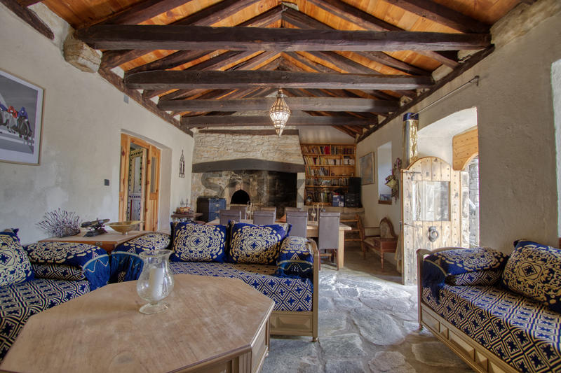 Mas - 270 m² - 13 pièces