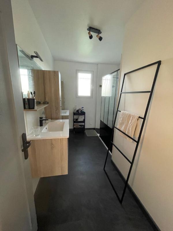 Maison - 170 m² - 9 pièces