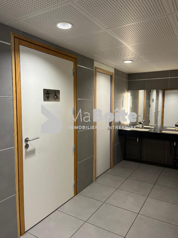 Local commercial - 330 m²