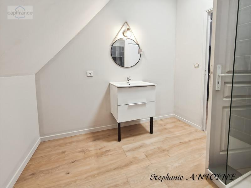 Maison - 284 m² - 9 pièces