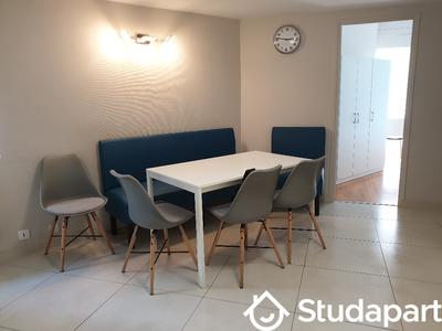 Chambre - 14 m² - 1 pièce