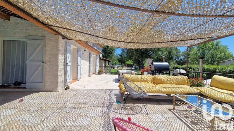 Maison - 217 m² - 7 pièces