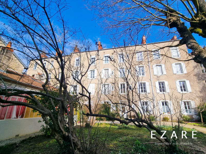 Appartement - 93 m² - 5 pièces