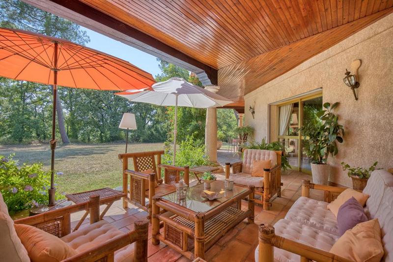 Demeure - 233 m² - 8 pièces