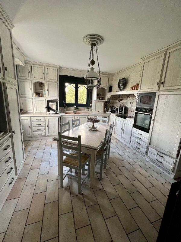 Maison - 380 m² - 12 pièces