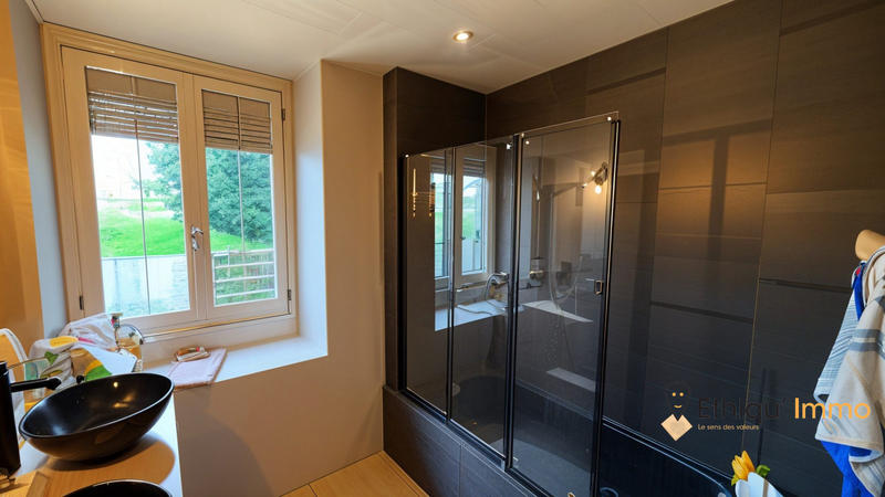 Maison ancienne - 207 m² - 8 pièces