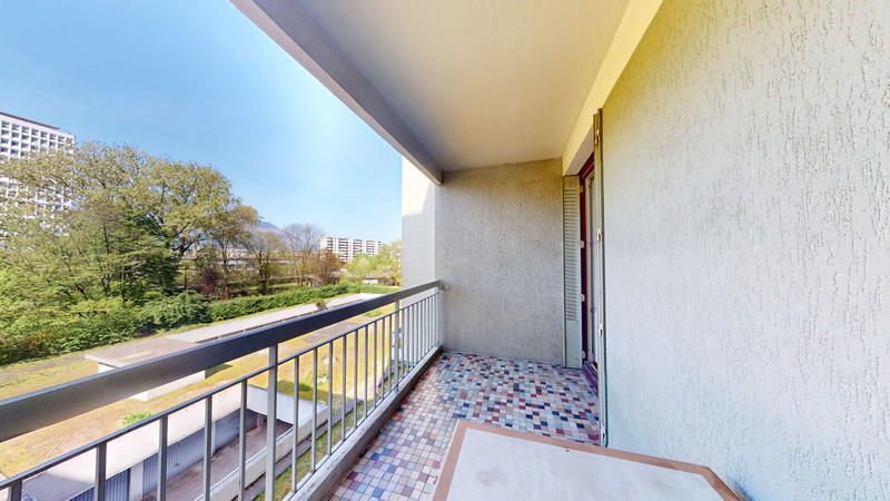 Appartement - 100 m² - 5 pièces