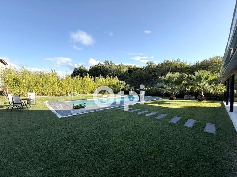 Maison - 290 m² - 5 pièces