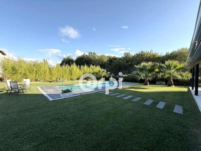 Maison - 290 m² - 5 pièces