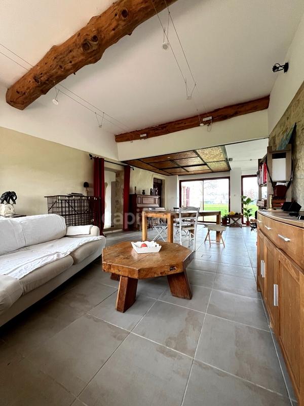 Propriété - 220 m² - 7 pièces