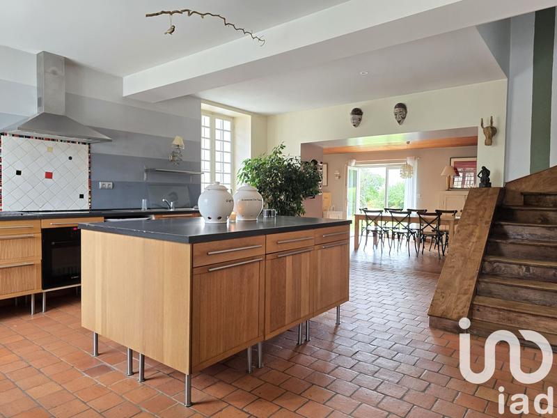 Maison - 298 m² - 11 pièces