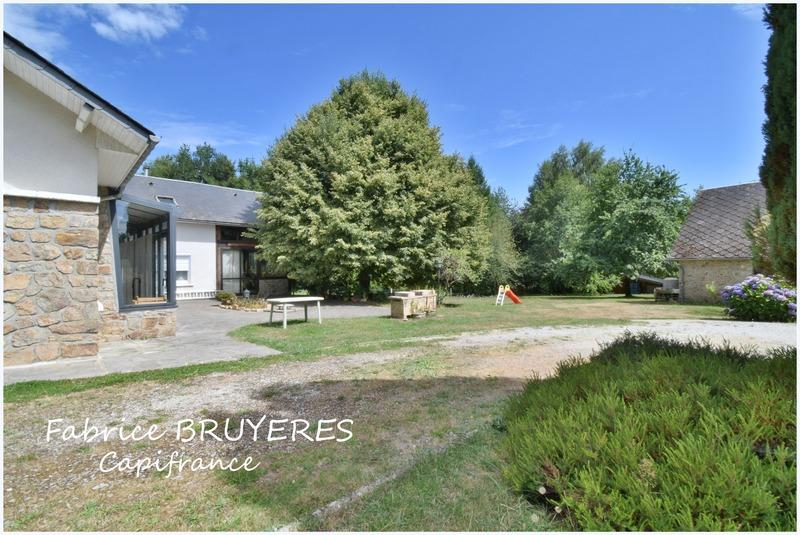 Maison - 247 m² - 8 pièces