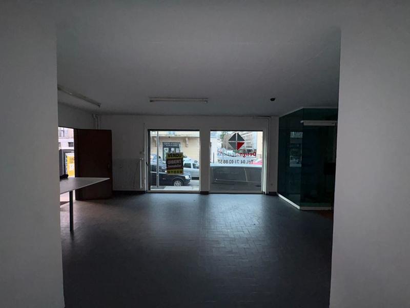 Local commercial - 97 m² - 2 pièces