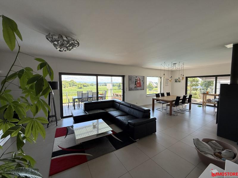 Maison - 210 m² - 7 pièces