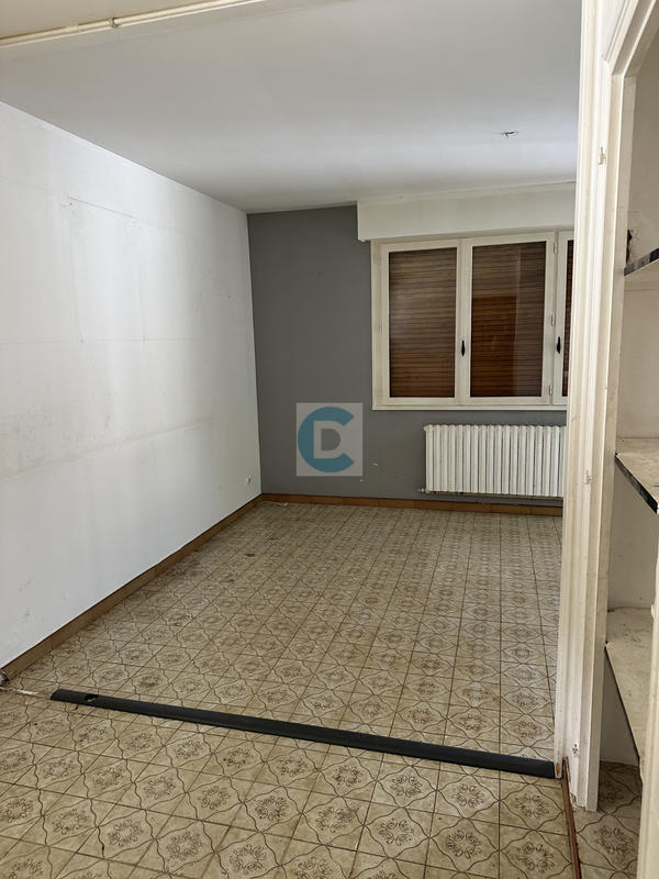 Maison - 187 m² - 9 pièces