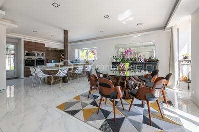 Maison de maîtres - 364 m² - 8 pièces