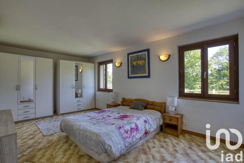 Maison - 200 m² - 5 pièces