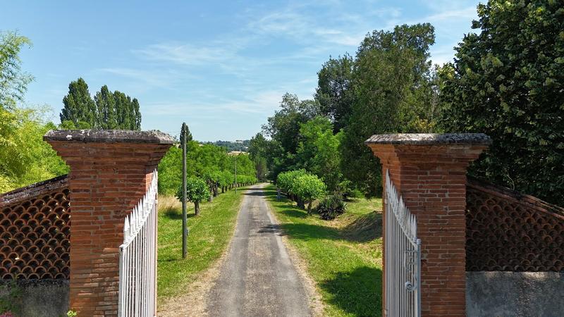 Château - 840 m² - 15 pièces
