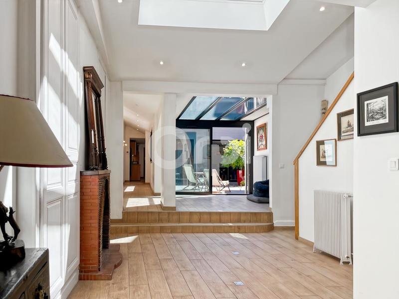 Propriété - 276 m² - 10 pièces