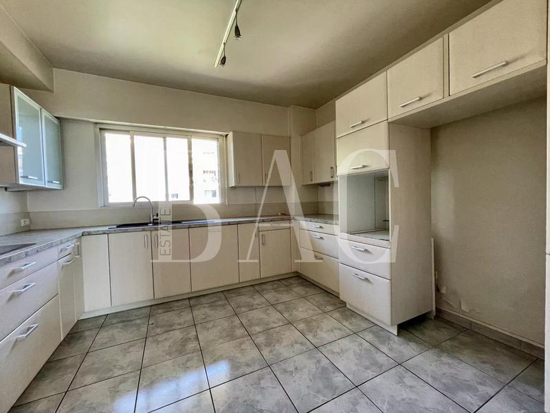 Appartement - 140 m² - 4 pièces